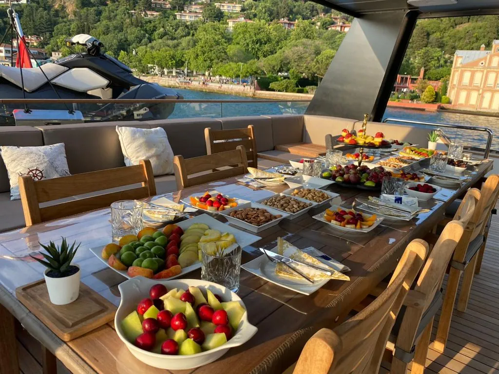 Private Bosphorus Lunch Cruise